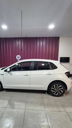 VOLKSWAGEN POLO 1.0 170 TSI HIGHLINE AUTOMÁTICO VOLKSWAGEN POLO 1.0 170 TSI HIGHLINE AUTOMÁTICO